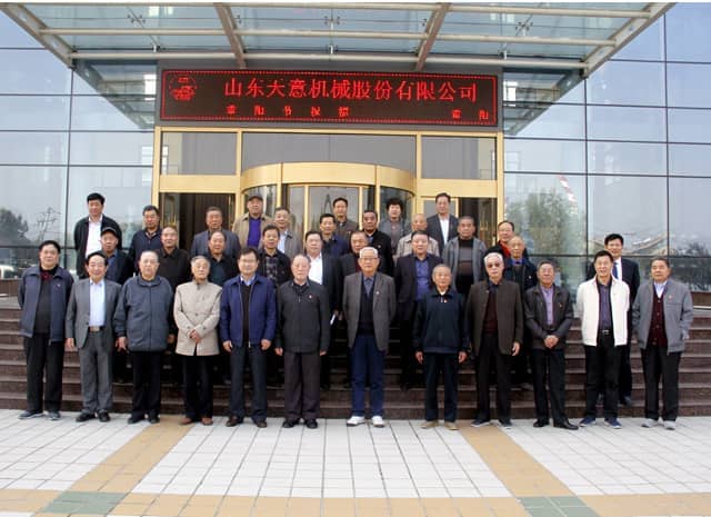 兗州區(qū)人大、政協(xié)領(lǐng)導(dǎo)蒞臨天意機(jī)械參觀考察