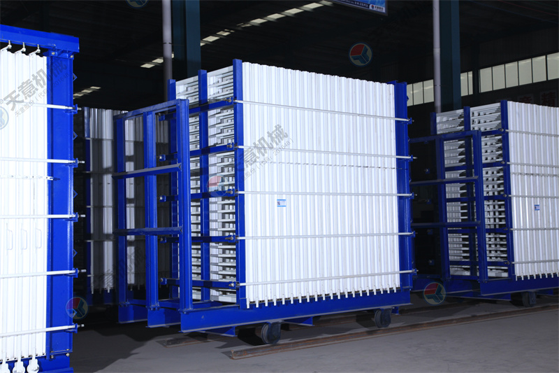 一次成型40塊板的復合墻板機，究竟有多好？